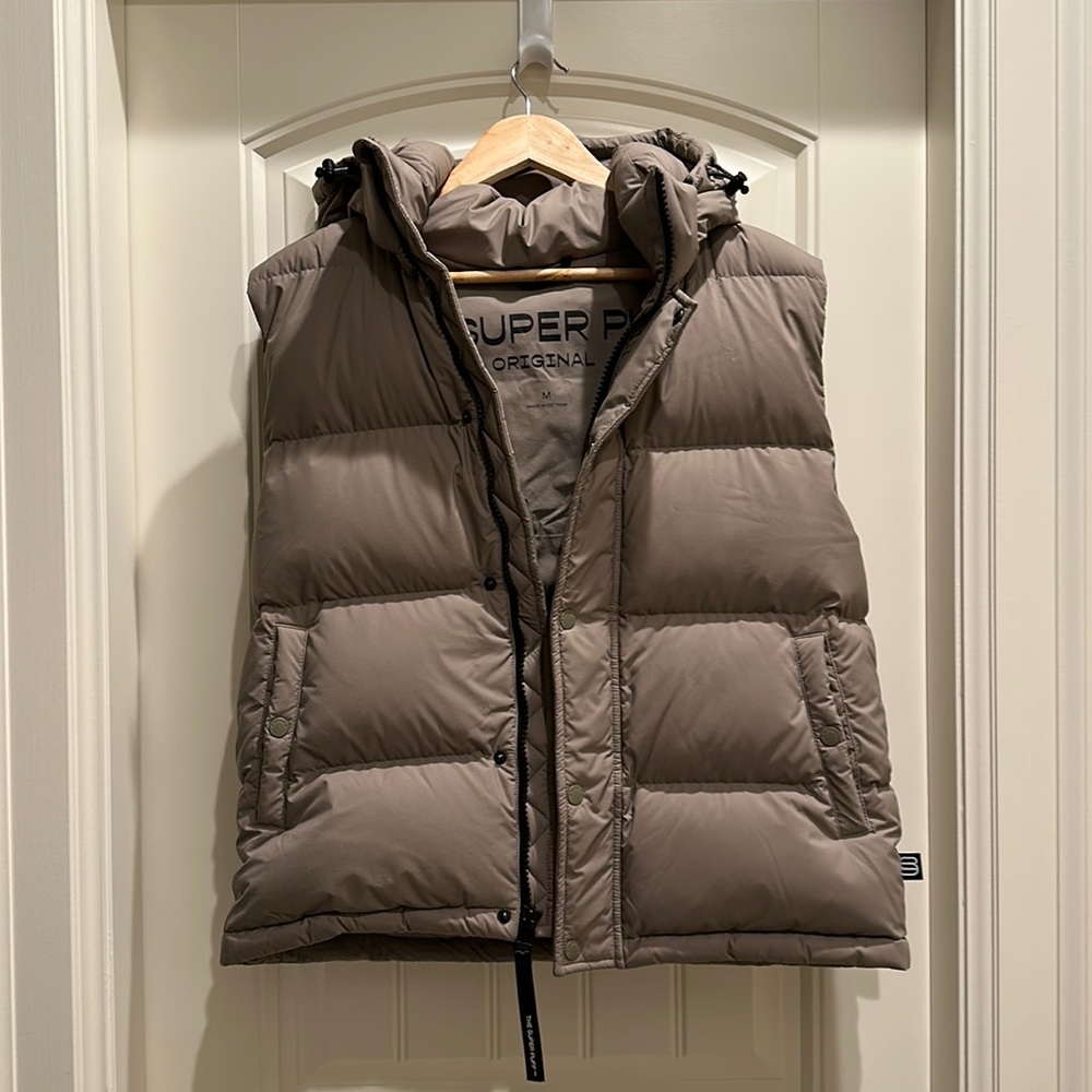 Aritzia Puffer Vest in Taupe